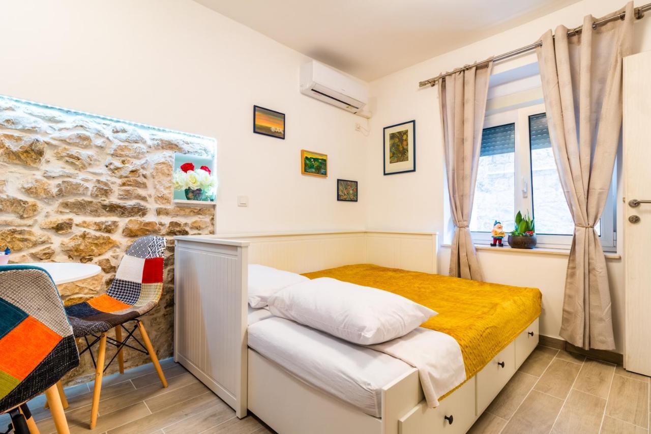 Studio Apartman Mirela Kastel Stafilic Kastela Exterior photo
